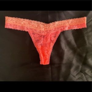 Victoria’s Secret, Pink lace thong